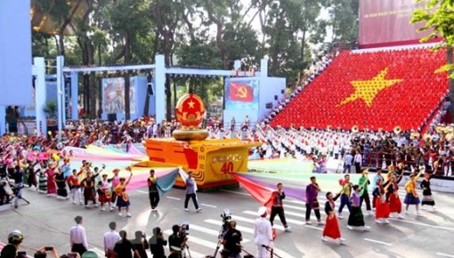 Làm thất bại chiến lược “diễn biến hòa bình”:

Không thể có một nền dân chủ "hòa tan" ở Việt Nam