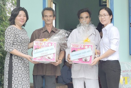 Hỗ trợ nạn nhân chất độc da cam tự tin vượt khó