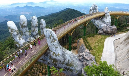 Điểm nhấn giữa trời mây Đà Nẵng
