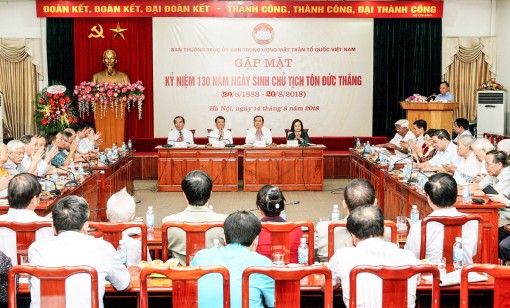 Ra sức rèn luyện, học tập tấm gương đạo đức sáng ngời của Chủ tịch Tôn Đức Thắng