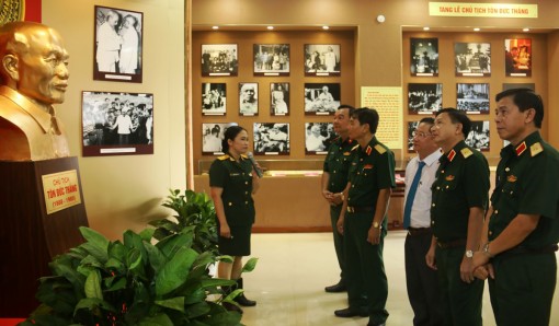 Triển lãm Cuộc đời và sự nghiệp cách mạng của Chủ tịch Tôn Đức Thắng