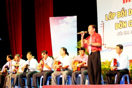 Từ một lớp học đờn ca