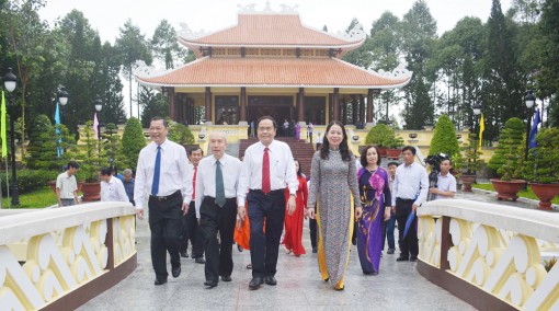 Luôn ghi tạc công ơn, học tập và làm theo tấm gương Chủ tịch Tôn Đức Thắng