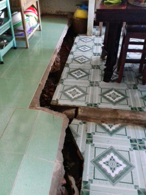 Hàng chục hộ dân nằm trong vùng có nguy cơ sạt lở cần được di dời