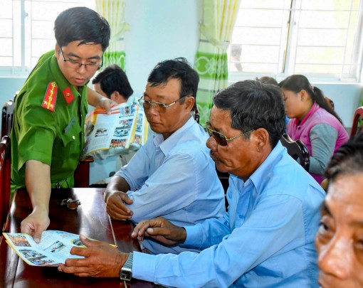 Toàn dân tích cực tham gia đảm bảo trật tự an toàn giao thông