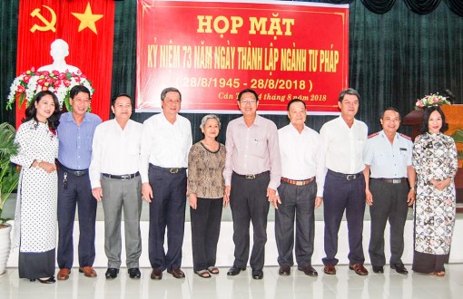Họp mặt kỷ niệm 73 năm thành lập ngành Tư pháp