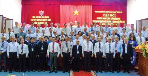 Đồng bào Công giáo đoàn kết cùng các tầng lớp nhân dân, xây dựng thành phố văn minh, hiện đại