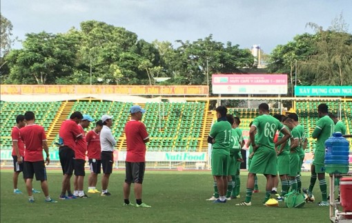 10 cầu thủ đội XSKT Cần Thơ lãng công