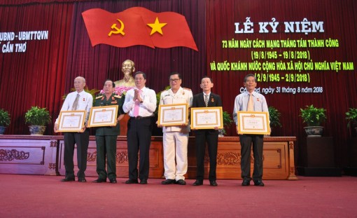 Long trọng tổ chức Lễ kỷ niệm 73 năm Cách mạng Tháng Tám và Quốc khánh 2-9