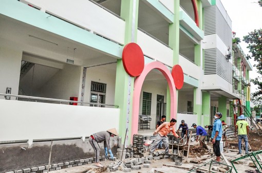 Trên những công trình mừng Tết độc lập