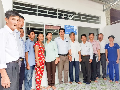 Xây dựng và sửa chữa 
37 căn nhà Đại đoàn kết