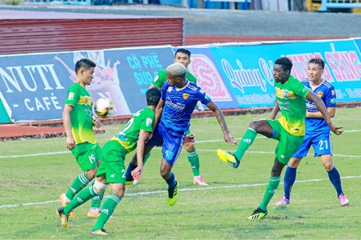 Luiz ghi bàn nhưng XSKT Cần Thơ vẫn thua ngược Quảng Nam