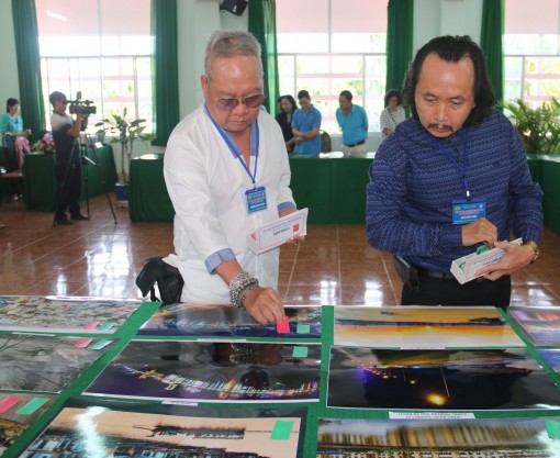 Gần 300 tác phẩm dự thi ảnh nghệ thuật “Hương sắc Cần Thơ”