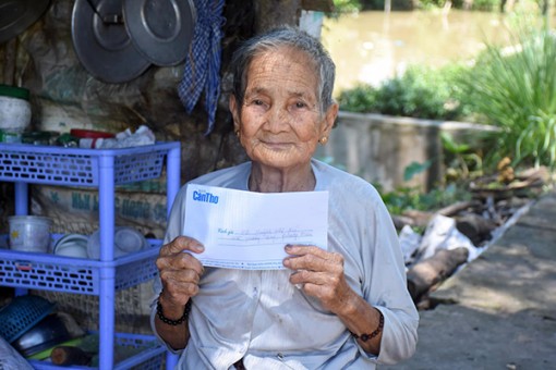 Giúp cụ già neo đơn, vất vả mưu sinh