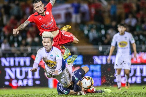 Hoàng Anh Gia Lai sa sút 
và gánh nặng của thầy Park