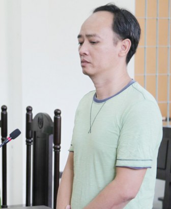 Vào tù vì lợi dụng các quyền tự do dân chủ xâm phạm lợi ích của Nhà nước, quyền và lợi ích hợp pháp của tổ chức, cá nhân Vào tù vì lợi dụng các quyền tự do dân chủ xâm phạm lợi ích của Nhà nước, quyền và lợi ích hợp pháp của tổ chức, cá nhân