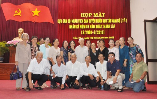 Họp mặt cựu cán bộ, nhân viên Ban Tuyên huấn Khu Tây Nam bộ