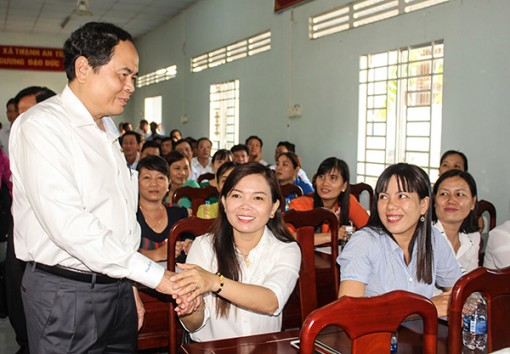 Đoàn đại biểu Quốc hội thành phố

tiếp xúc cử tri huyện Vĩnh Thạnh