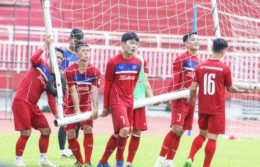 Bầu Hiển, bầu Đức và đường đến ngôi vô địch