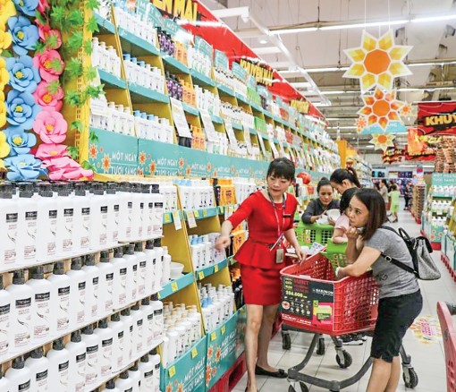 Mua sắm dịp 20-10, nhiều khuyến mãi hấp dẫn