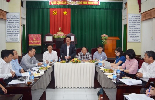 Thứ trưởng Bộ Y tế làm việc về bảo hiểm y tế ở Cần Thơ