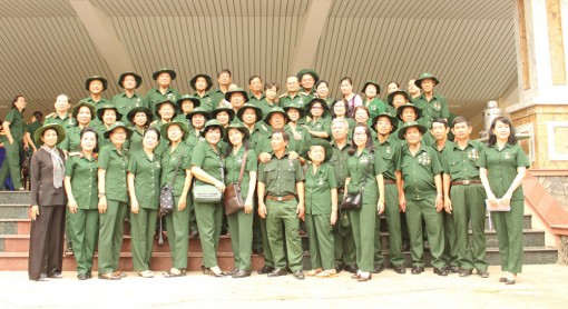 Hơn 500 thiếu sinh quân Quân khu 9 họp mặt truyền thống