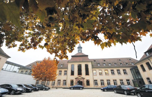 Trường tinh hoa của Pháp “lâm nguy”