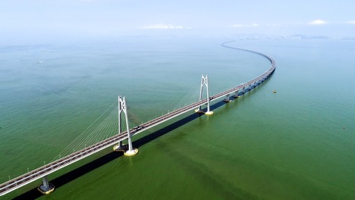 Trung Quốc khánh thành cầu vượt biển dài nhất thế giới