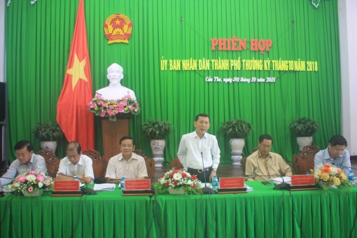 Chủ tịch UBND TP Cần Thơ Võ Thành Thống: Tháo gỡ khó khăn, phấn đấu hoàn thành chỉ tiêu kinh tế-xã hội năm 2018