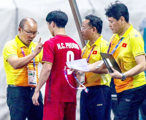 Tuyển Việt Nam “chạy đà” nhẹ nhàng?