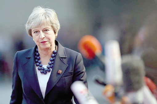 Thêm thách thức cho Thủ tướng Anh