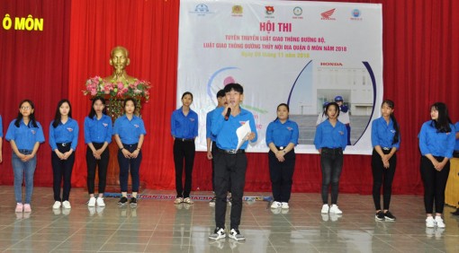 Nhiều hoạt động bảo đảm an toàn giao thông