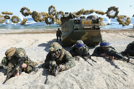 Vị thế độc tôn của quân đội Mỹ bị đe dọa