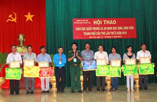 Bế mạc Hội thao Giáo dục Quốc phòng và an ninh học sinh, sinh viên TP Cần Thơ lần thứ X năm 2018