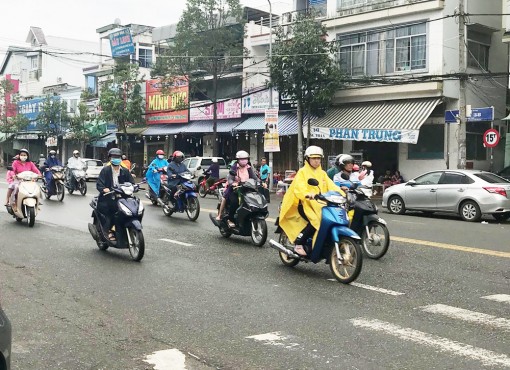 Mùa mưa, cẩn thận khi tham gia giao thông