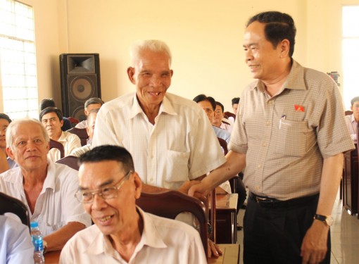 Đoàn đại biểu Quốc hội thành phố tiếp xúc cử tri tại huyện Vĩnh Thạnh và quận Thốt Nốt