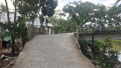 Cần có giải pháp đảm bảo an toàn giao thông tại khu vực mang cá cầu Kênh Đứng