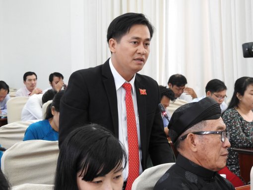 Chất vấn giám đốc các sở ngành về công tác quản lý