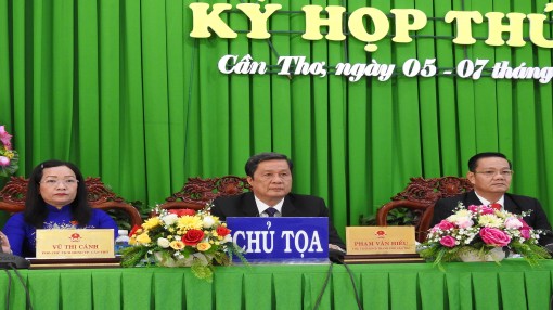 Nhiều nội dung chất vấn đi vào trọng tâm