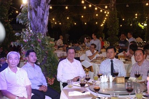 Lãnh đạo thành phố Họp mặt mừng năm mới 2019 với bạn bè quốc tế