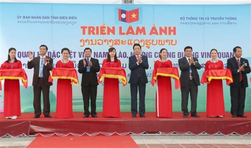Khai mạc Ngày hội “Thắm tình

hữu nghị đặc biệt Việt Nam - Lào”
