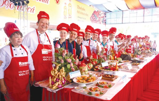 Chuyện nhỏ trên bàn ăn