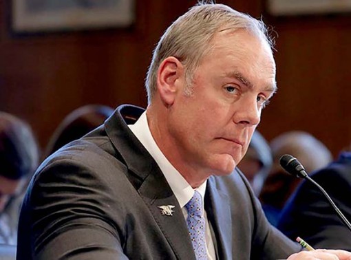 Đến lượt Bộ trưởng Nội vụ Mỹ ra đi