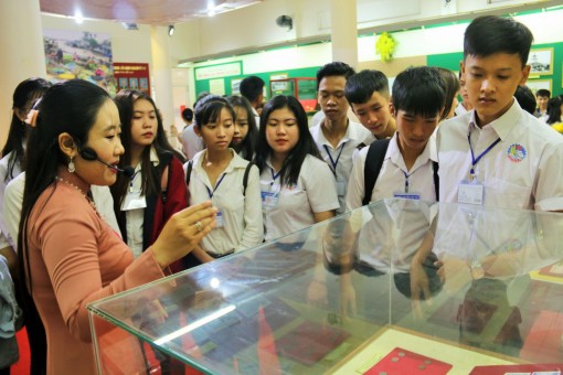 Khai mạc triển lãm “Thành tựu 15 năm xây dựng và phát triển TP Cần Thơ”