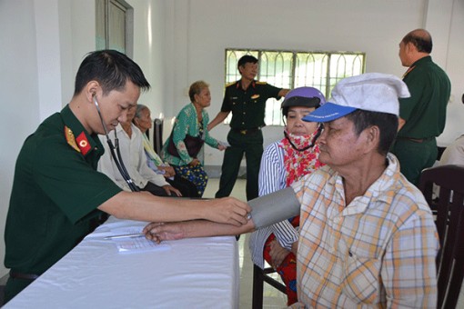 Hội trại truyền thống “Chiến sĩ miền Tây kiên cường, anh dũng”