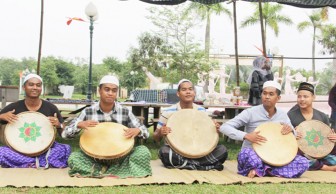 ពិ​ធី​បុណ្យ ទិ​វា​ម​ហោ​ស្រព​ដោះ​ដូរវប្ប​​ធម៌​បណ្តា​ជន​ជាតិ​តី​ណាម​បូ នៅ​​"ដំ​បូល​ផ្ទះ​រួម​" កូវ​ងឺ នៅ​ក្វាង​ប៊ិញ