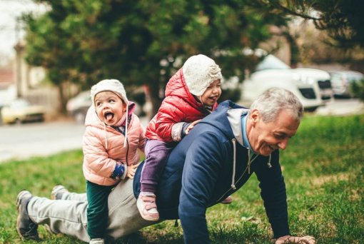 Lạc quan, tự trọng giúp cải thiện chất lượng sống người già