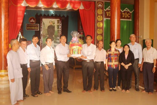 Lãnh đạo UBMTTQ Việt Nam TP Cần Thơ thăm, chúc mừng các Ban Trị sự Giáo hội Phật giáo Hòa Hảo