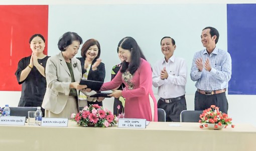 Giáo dục định hướng cho khoảng 3.000 cô dâu Việt Nam