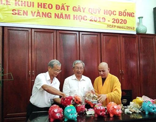 Hơn 59 triệu đồng cho quỹ học bổng Sen Vàng